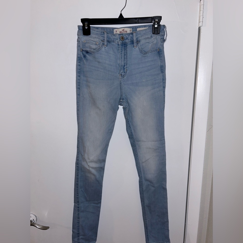 Light wash skinny jeans